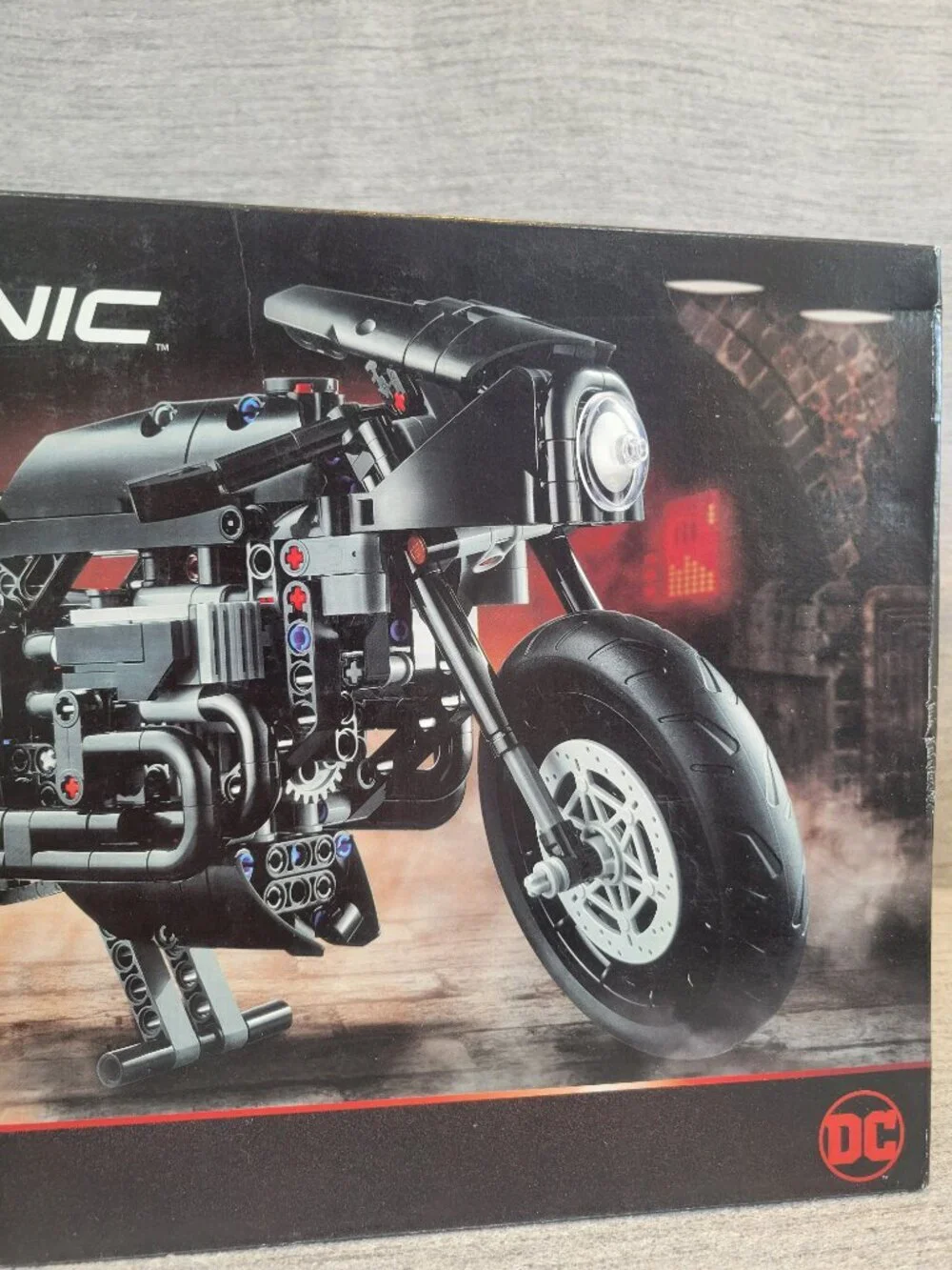 Lego Technic Batman- Batcycle 42155